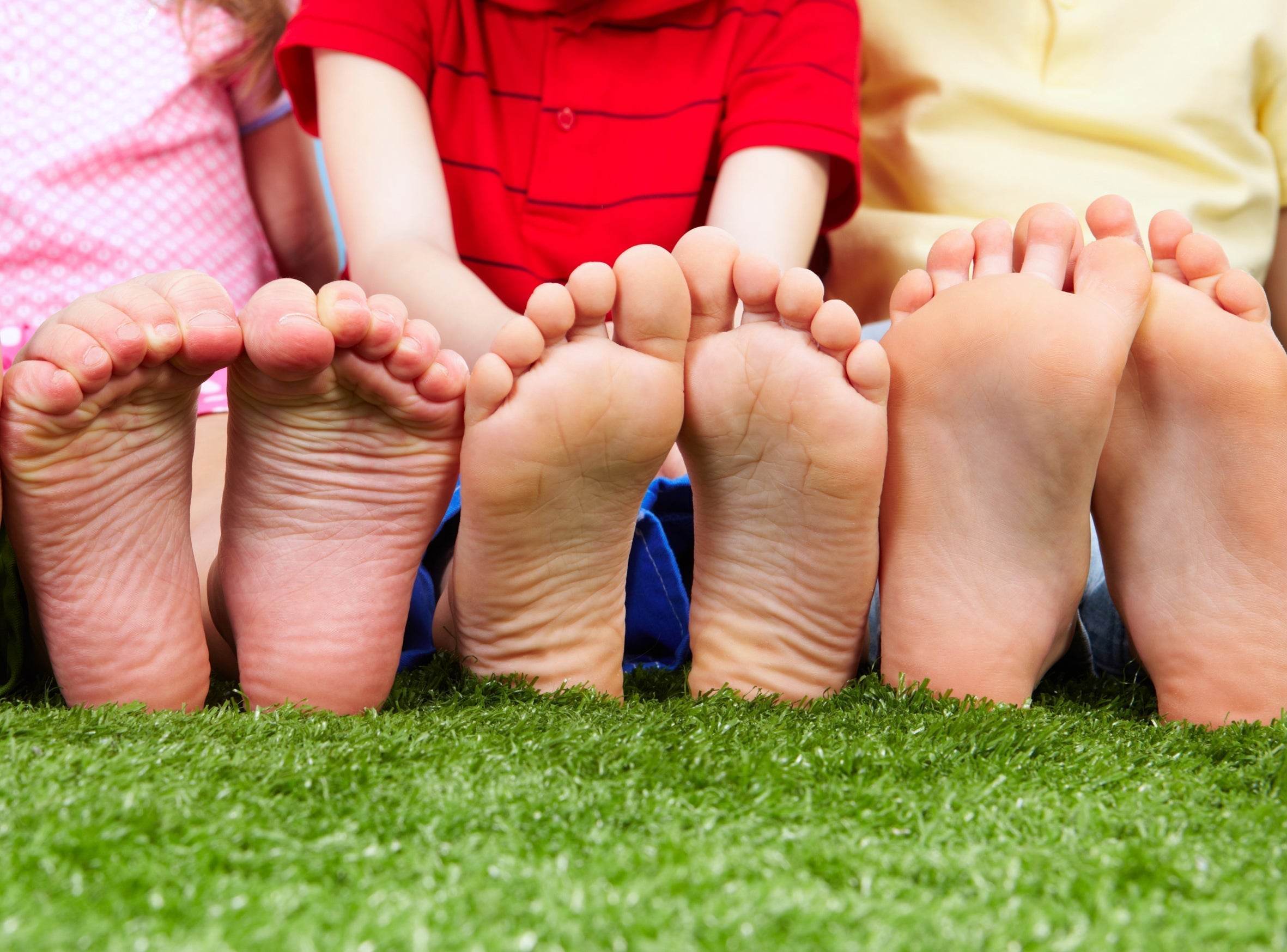 Barefoot voor kinderen: hype of gezondheidsrisico?