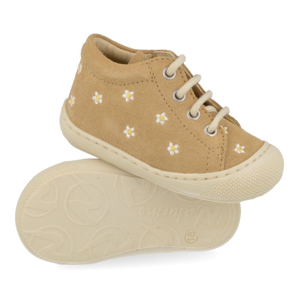 Naturino Veterschoen - Naturino Kinderschoenen - Sand | Cocoon Embrod. Daisies